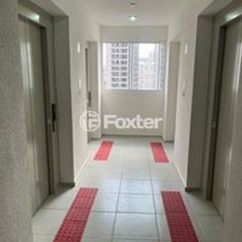 Image 23 - 922507