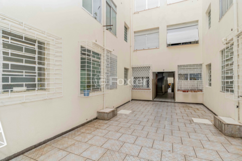Image 37 - 811957