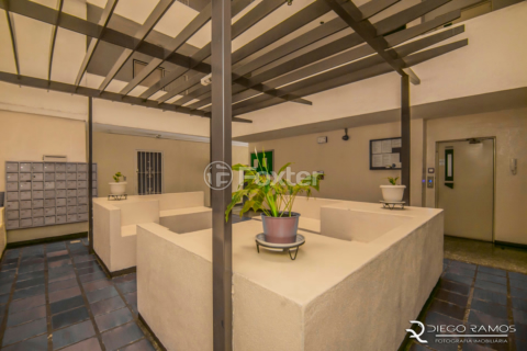 Image 33 - 1016493
