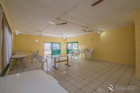 Image 35 - 1016493