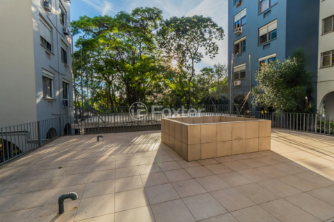 Image 35 - 883099