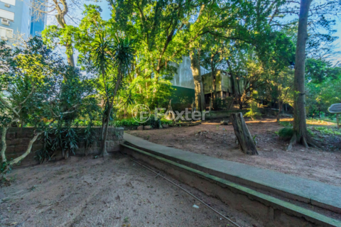 Image 37 - 883099