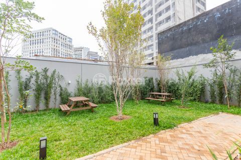 Image 21 - 1012992
