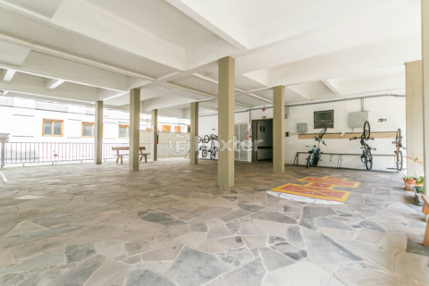 Image 37 - 1025648