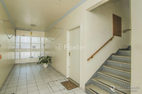 Image 32 - 1012946