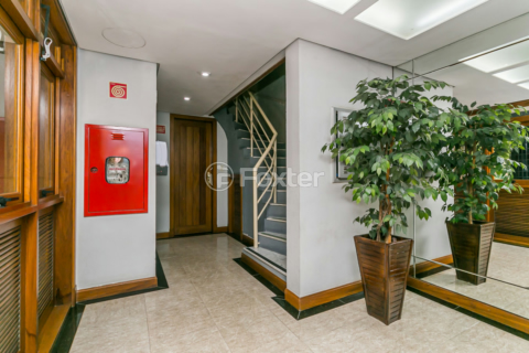 Image 33 - 959256