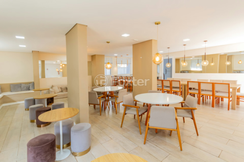 Image 37 - 1011365