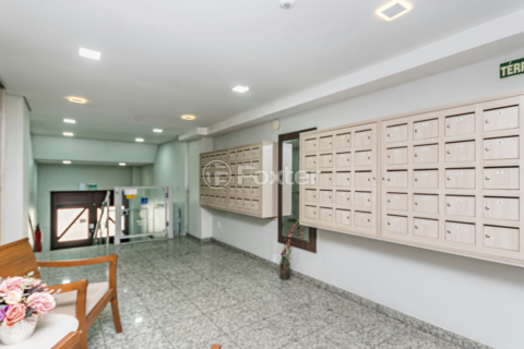 Image 37 - 1002279
