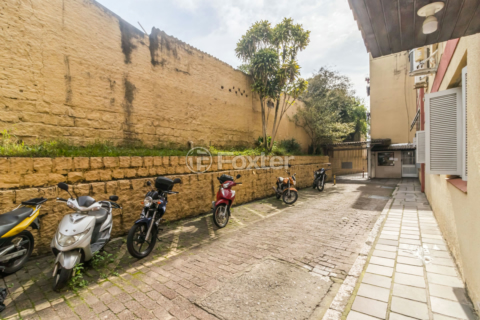 Image 28 - 987498
