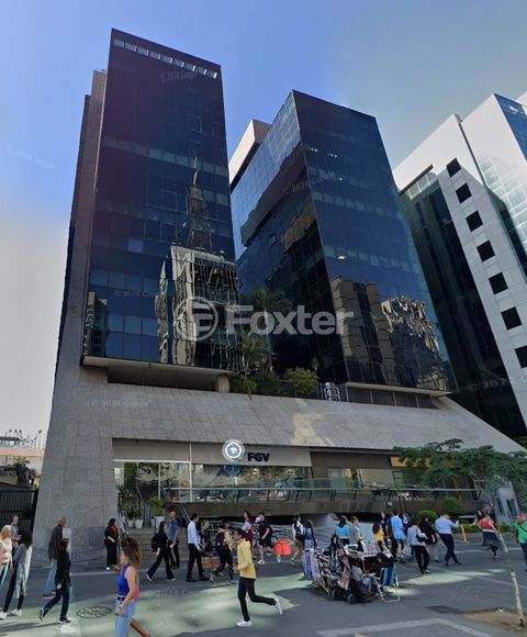 Image 5 - 828853