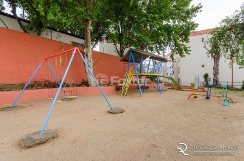 Image 28 - 828823