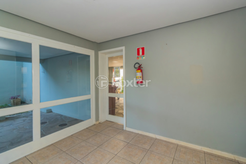 Image 37 - 1017299