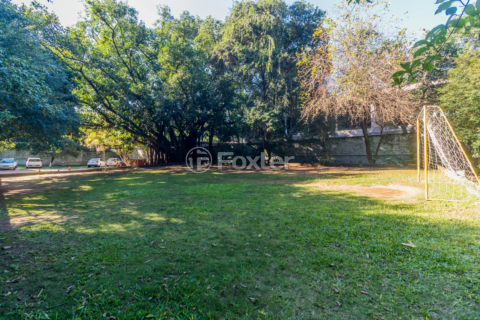 Image 44 - 1017299