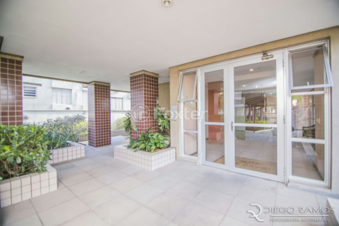 Image 31 - 909950