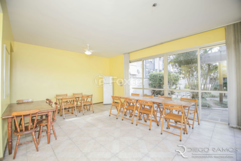 Image 37 - 909950