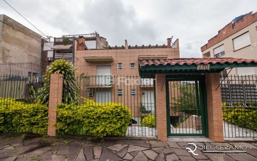 Image 8 - 898667