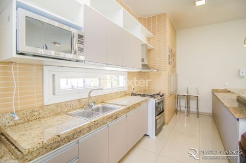 Image 36 - 1016674