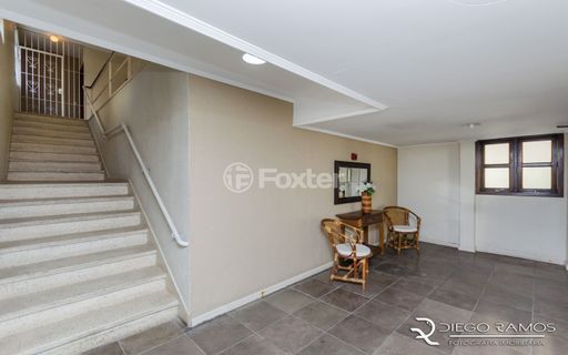 Image 23 - 989319