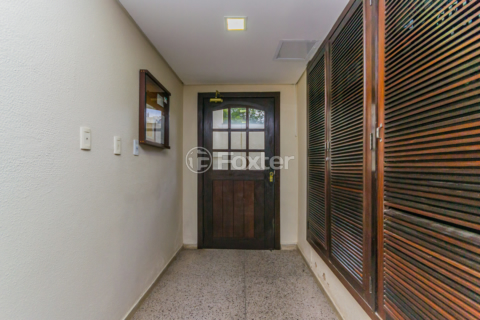 Image 24 - 234551