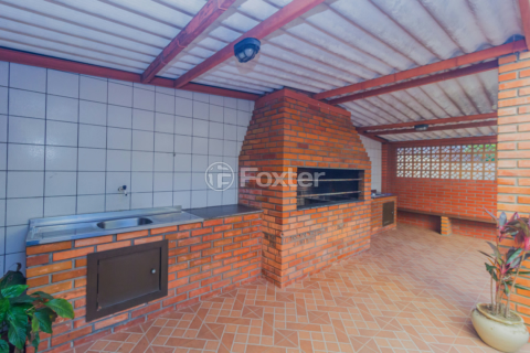 Image 30 - 883200