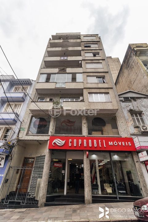 Image 11 - 935805