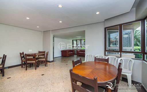 Image 30 - 1007223