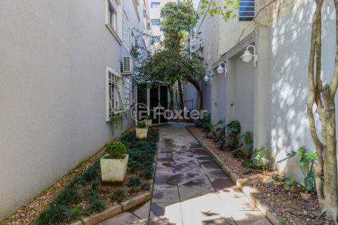 Image 28 - 1039344