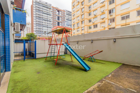 Image 37 - 1040380