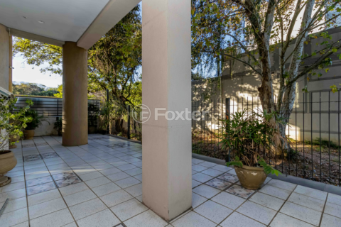 Image 33 - 928115