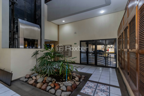 Image 34 - 928115