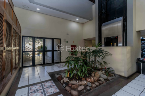 Image 35 - 928115