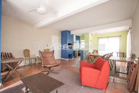 Image 21 - 1035296