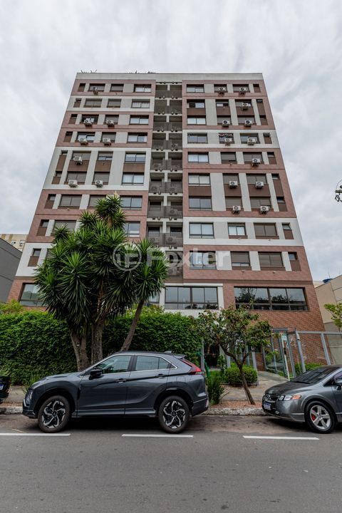 Image 20 - 1003154
