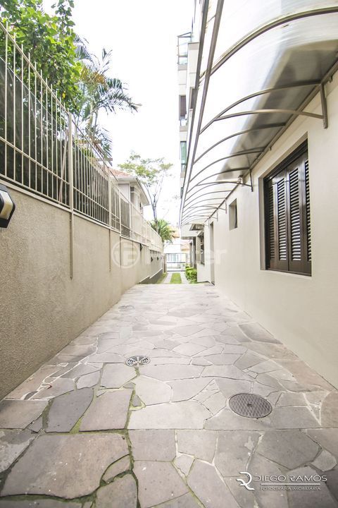 Image 64 - 957301