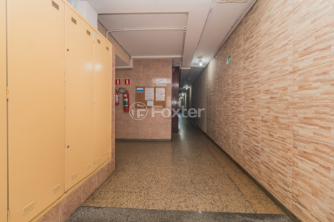 Image 11 - 884821