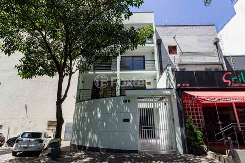 Image 4 - 932573
