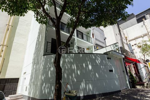 Image 7 - 932573