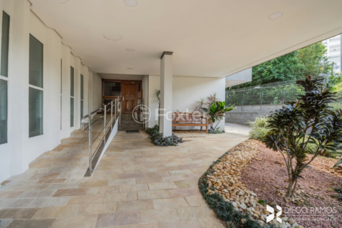 Image 42 - 215357