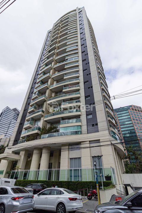 Image 26 - 1007195
