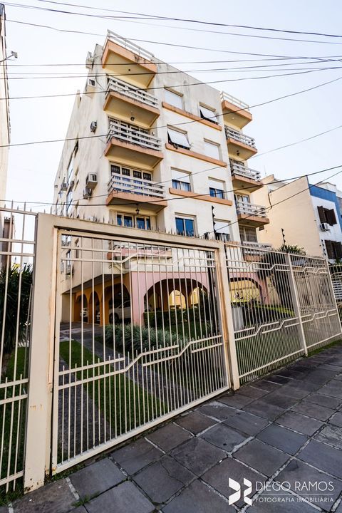 Image 36 - 812139