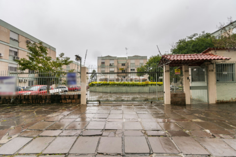 Image 10 - 883106