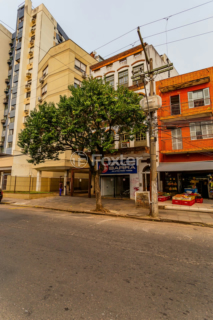 Image 24 - 690075