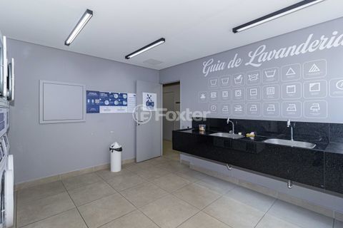 Image 37 - 898632