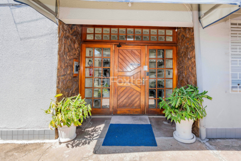 Image 33 - 984542