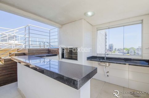 Image 32 - 1018747