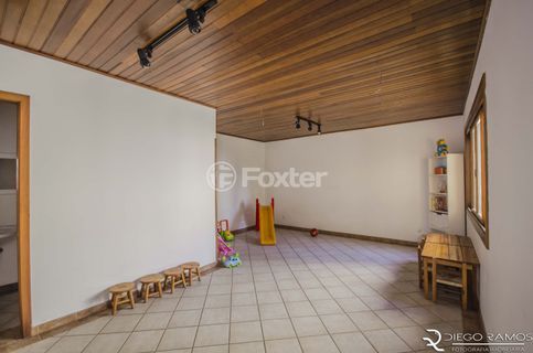 Image 58 - 905073