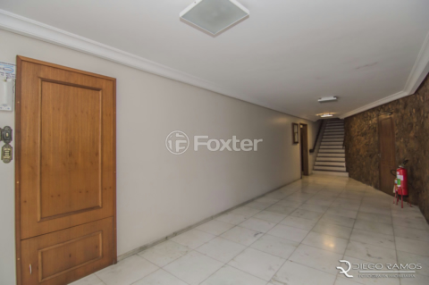 Image 33 - 911034