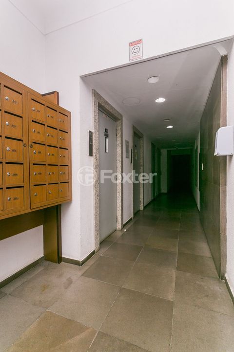Image 11 - 199612