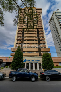 Image 17 - 881957