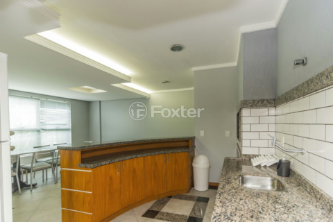 Image 33 - 927740
